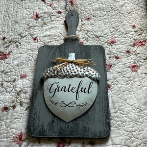 CUTE, wall hanging grateful acorn with tin on top picture